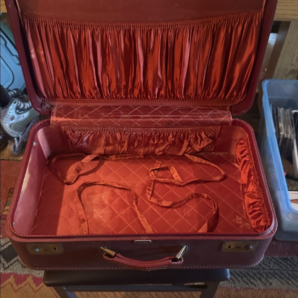 VINTAGE American Tourister Luggage